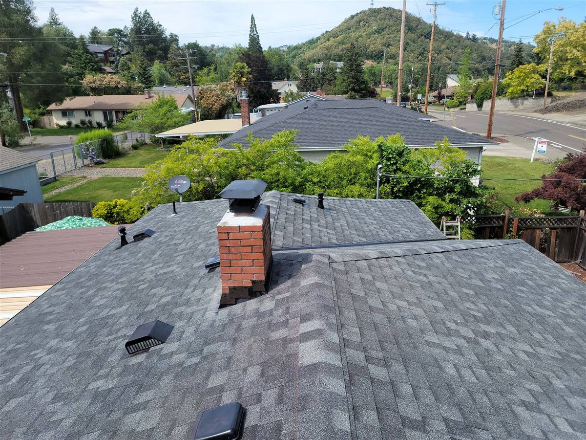 New architectural shingle roof installed by Reno Masters LLC in Oregon