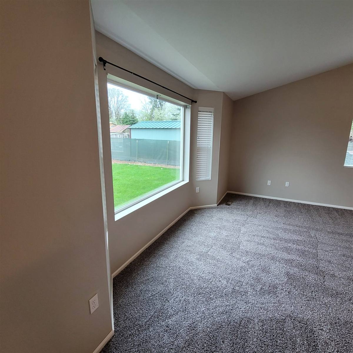 Scappoose Oregon home exterior refreshed by Reno Masters